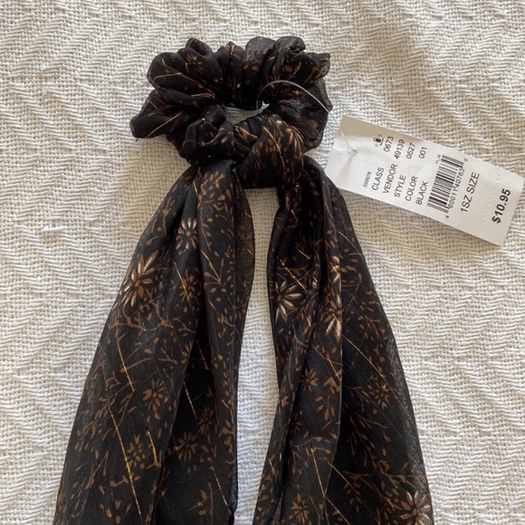 NEW Hair Accessories Bundle of 13 - Claw Clips & Scrunchies - Picture 5 of 8